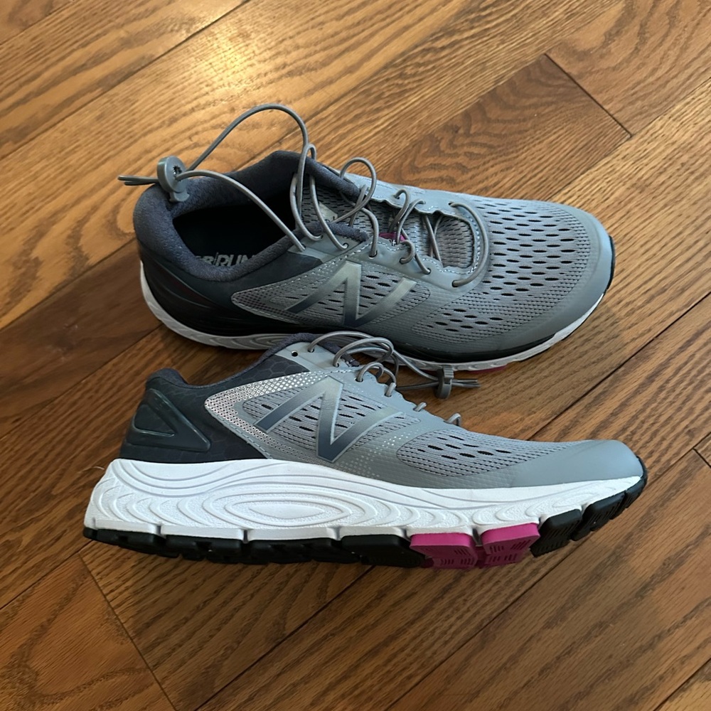 New Balance 840 v4 Gray Sneakers